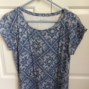 L.L. Bean Blue Geometric Short Sleeve T-Shirt  like new